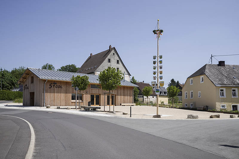 Dorfgemeinschafshaus - Stadl mit Blechdach